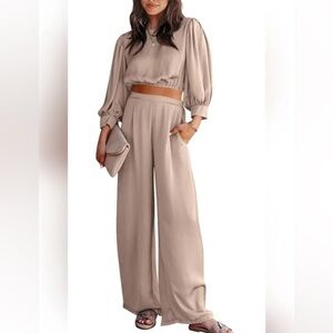 L Pretty Garden tan crop top